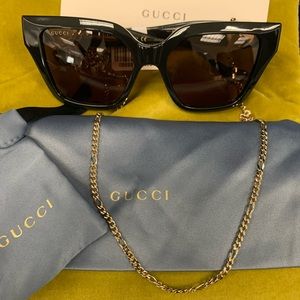 Gucci Black Sunglasses with chain